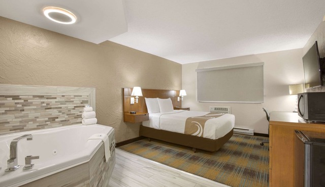 Rodeway Inn & Suites Grand Rapids Southeast