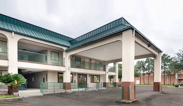 Rodeway Inn & Suites Highway 290 Northwest