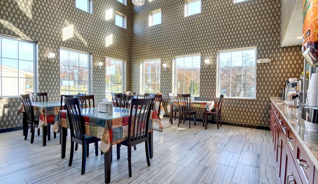 Rodeway Inn & Suites Ithaca South