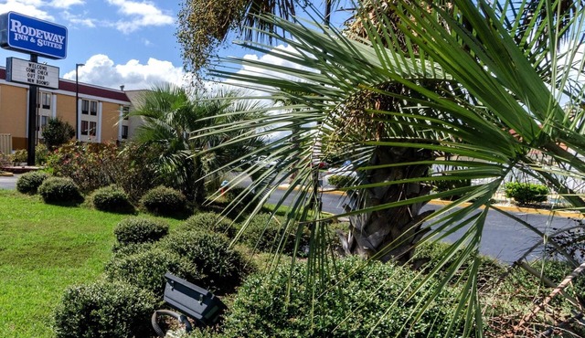 Rodeway Inn & Suites Jacksonville near Camp Lejeune