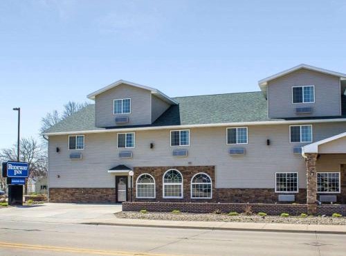 Rodeway Inn & Suites near Okoboji Lake