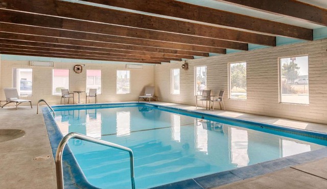 Rodeway Inn & Suites Ontario