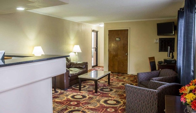 Rodeway Inn & Suites Plymouth Hwy 64