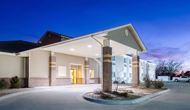 Rodeway Inn & Suites