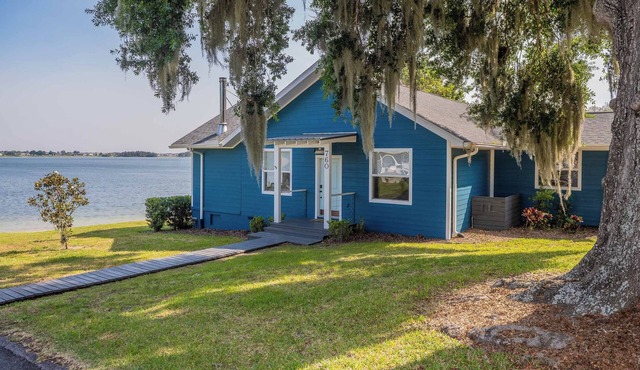 Roe Family Lake House on Lake McLeod - Close to Legoland