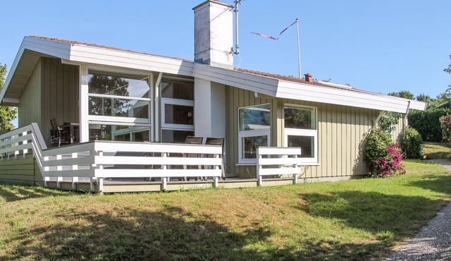"Roel" - 500m from the sea by Interhome