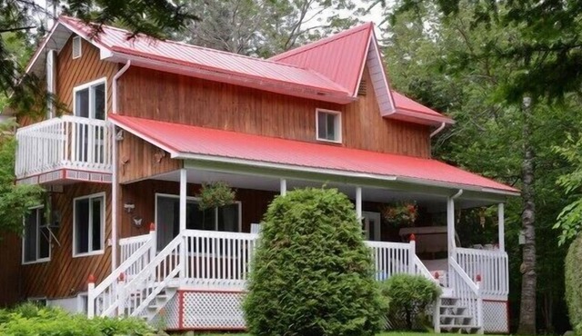 Roger's Place/Chez Roger - Eastman, Quebec