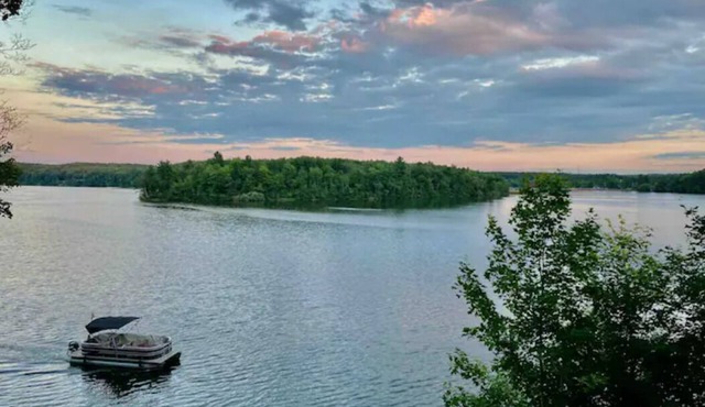 Rogers Pond Luxurious & Romantic Getaway