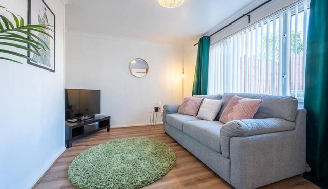 Rogerstone House by Tŷ SA