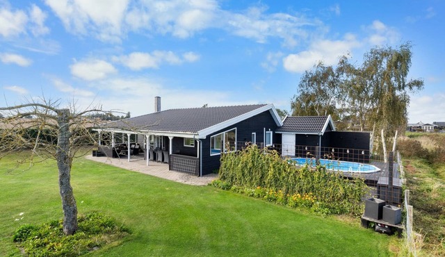 "Rolfkarl" - 250m from the sea by Interhome