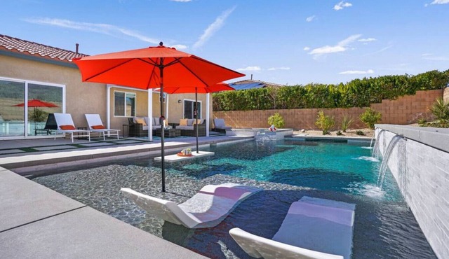 Rolling Hills: Luxury Home, Heated Pool, Mtn Views
