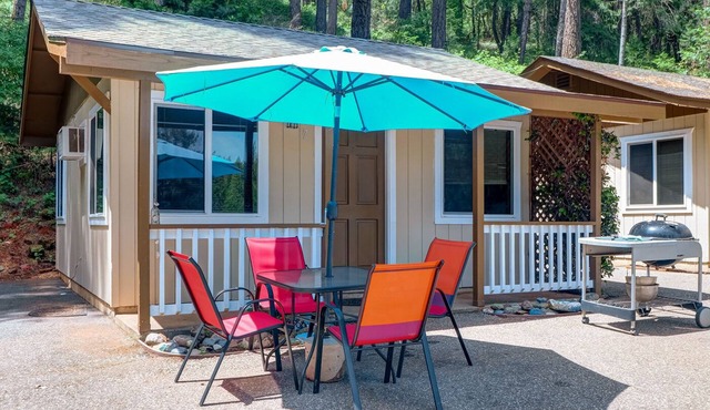 Rollins Lakeside Inn & Resort - Studio Cabins