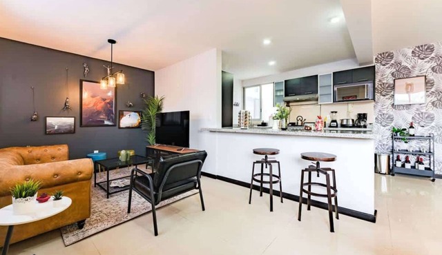 Roma Norte Condo with City Views & Workspace