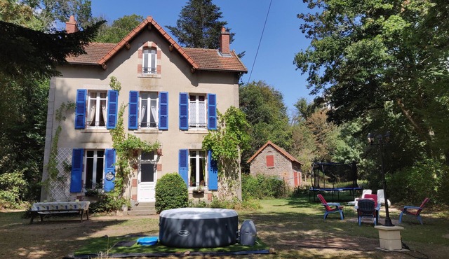 Romantic 19th century country home with a big garden and BBQ.