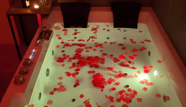 Romantic Suite: The Pleasure of the Senses