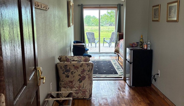 Romantic 1-bedroom, 1-bathroom bed & breakfast at charming Winery in St. James