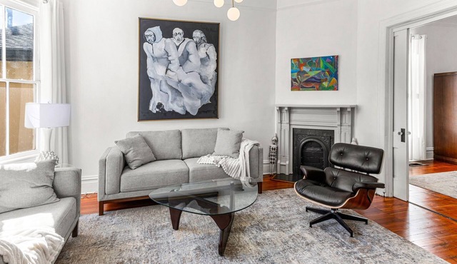 Romantic 1BR Walk to Forsyth, Starland and SCAD