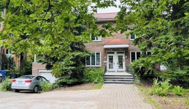Romantic 2-Bedroom Apartment near downtown