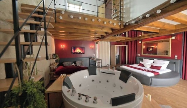 Romantic 3* gîte for lovers, private spa