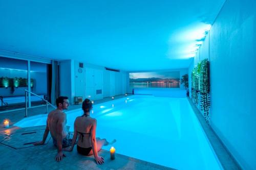 Romantic 4-star suite with private heated pool