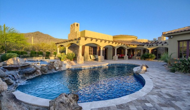 Romantic 4BR Hacienda | Pool, Spa | Close to Town