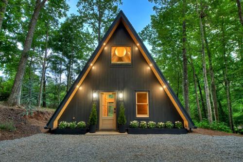 Romantic A-Frame Cabin w Firepit, Patio, Fireplace, Games in Blue Ridge Mountains