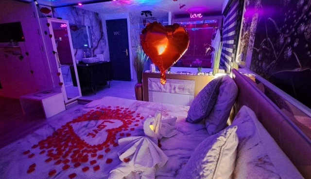 Romantic accommodation with heated indoor pool, sauna, spa, roof top kitchen