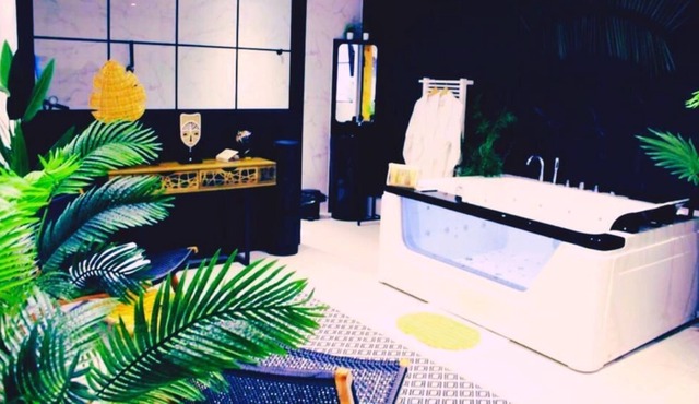 Romantic accommodation with jacuzzi and sauna