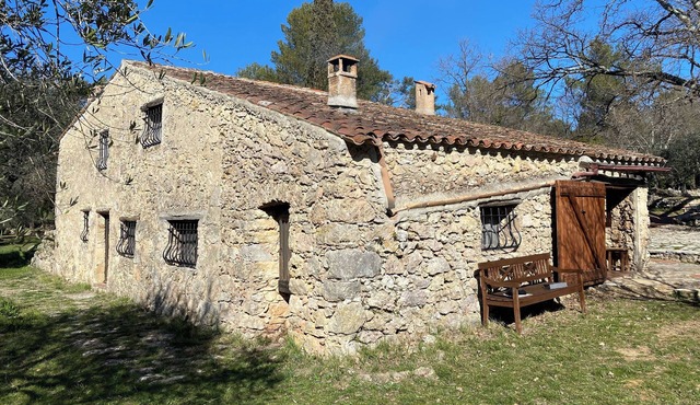 Romantic and historical Domain With Pool On The French Riviera for 15 people.