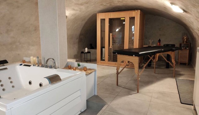 Romantic apartment with spa area