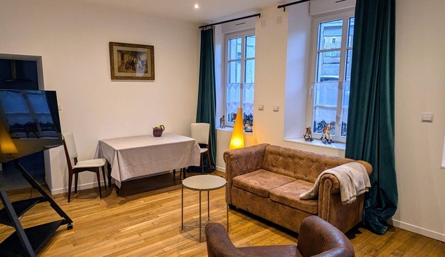 Romantic apartment in Verdun with private parking