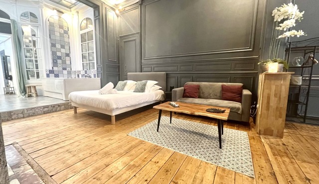 Romantic apartment with jacuzzi