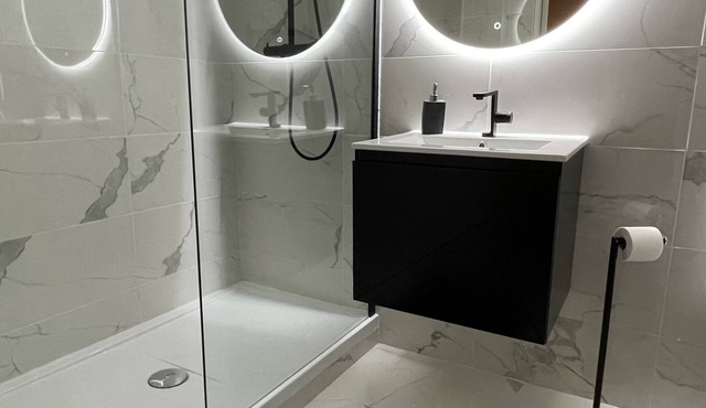 Romantic apartment with jacuzzi near the center of DIJON