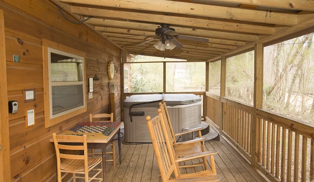 Romantic Cabin at Beautiful Lake Lure!
