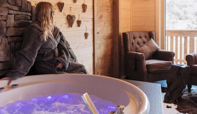 Romantic Chalet Bärenhöhle | Wellness Hideaway in Franconian Switzerland in Vorra