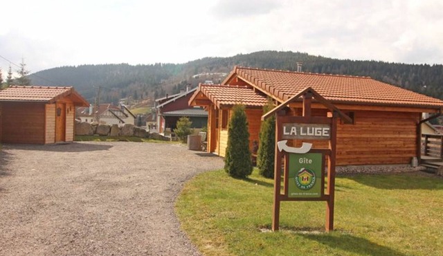 Romantic Chalet: Modern Comfort in Cornimont, Near Ski & Nature Activities