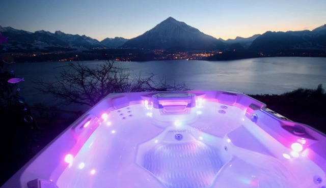 Romantic chalet with the best view and private jacuzzi