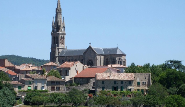 Romantic cottage in the Ardeche with free WiFi and TV