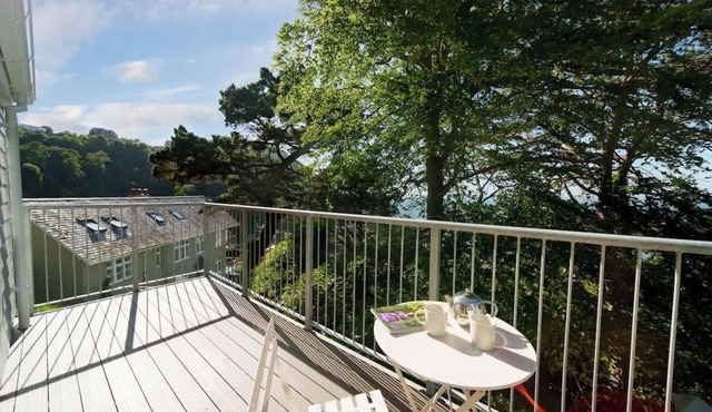 Romantic Coastal Retreat | 1BR | Balcony | Parking