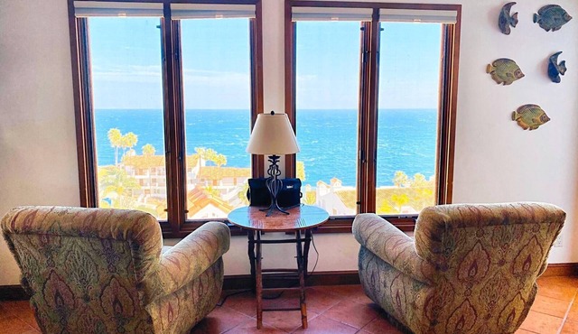 Romantic Condo in Hamilton Cove, Catalina with Golf Cart.