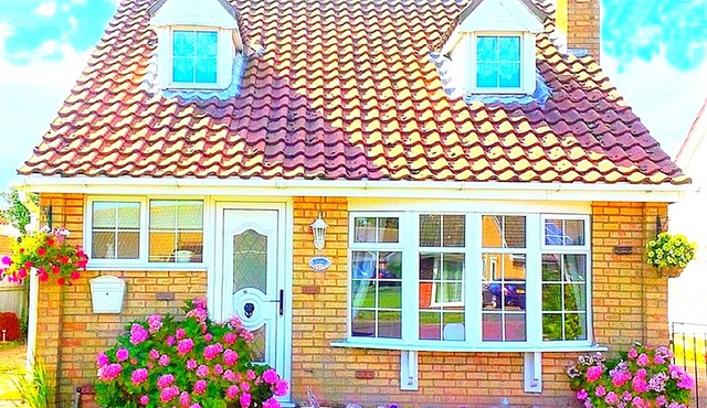Romantic Cosy Cottage ❤️ Close to Beach ★ Large Garden ★ Pet Friendly ★ Parking