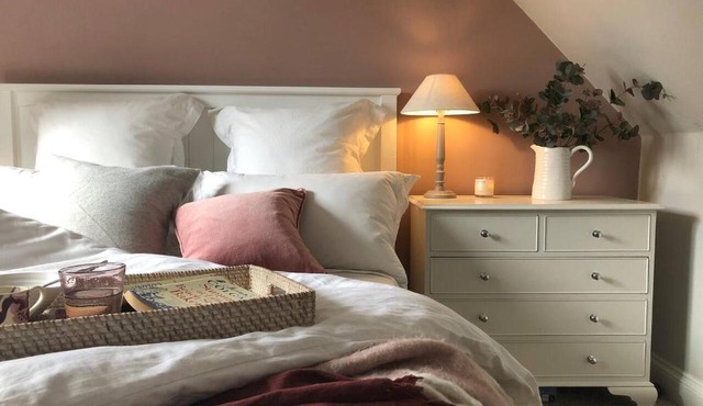 Romantic cosy cottage close to Oxford and The Cotswolds