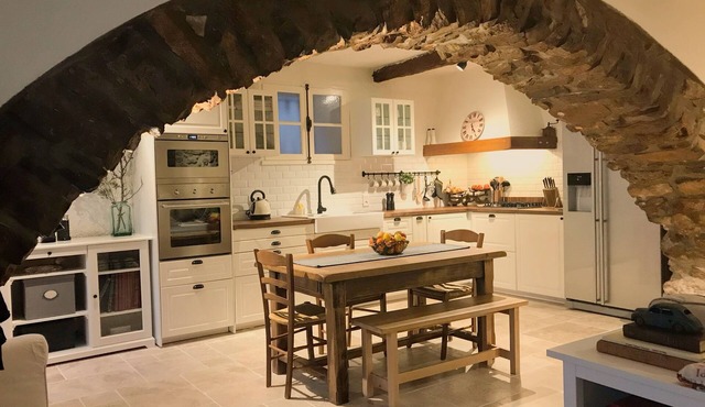 Romantic Cottage in Historical French Village Provence Wine Country House