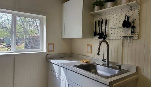 Romantic Cottage at Swan Circle