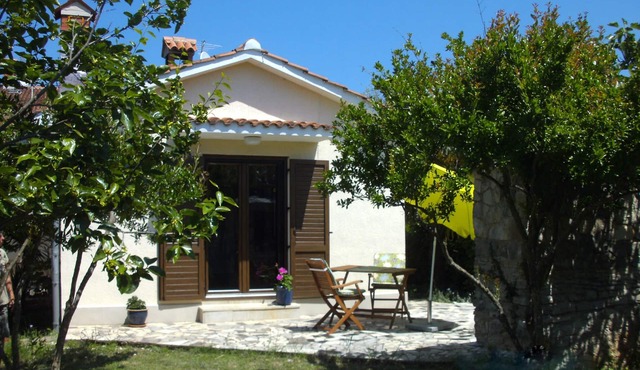 romantic cottage for 2 persons