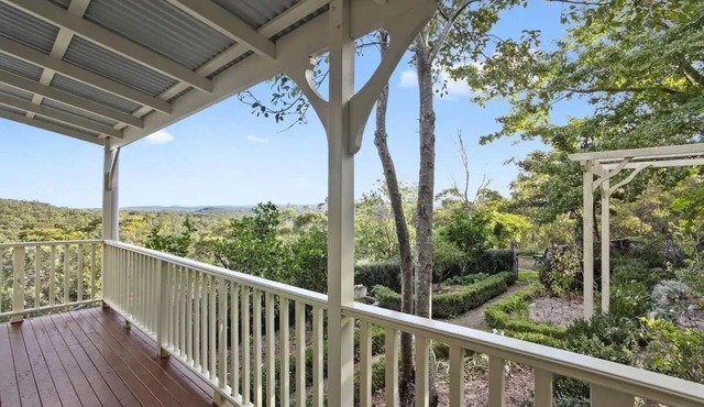 Romantic Cottage in the Blue Mountains with Valley Views