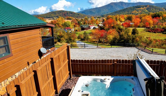 ROMANTIC Couples Log Cabin #9 Escape Hot Tub Fireplace Mountain Views LURAY