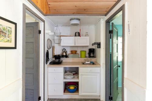 Romantic Cozy Cabin Perfect for Couples near Hanover, New Hampshire