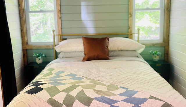 Romantic Cozy Cottage 0.8 miles from JP Coleman State Park/Pickwick/Iuka
