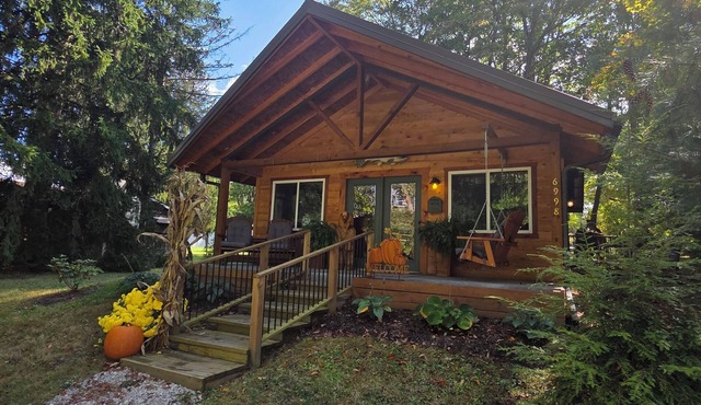 Romantic Cozy (heated/AC) clean cabin near Ohio side Pymatuning Lake
